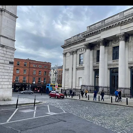 Luxury 2 Bedroom Apartment Beside Dublin Castle *