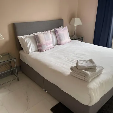 Luxury 2 Bedroom Apartment Beside Dublin Castle *