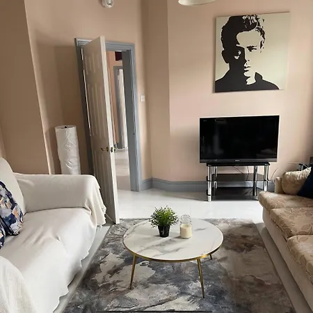 Luxury 2 Bedroom Apartment Beside Dublin Castle *