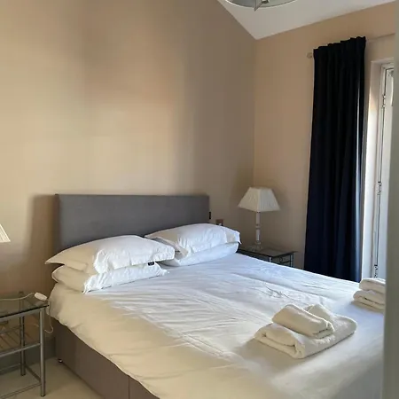 Luxury 2 Bedroom Apartment Beside Dublin Castle *
