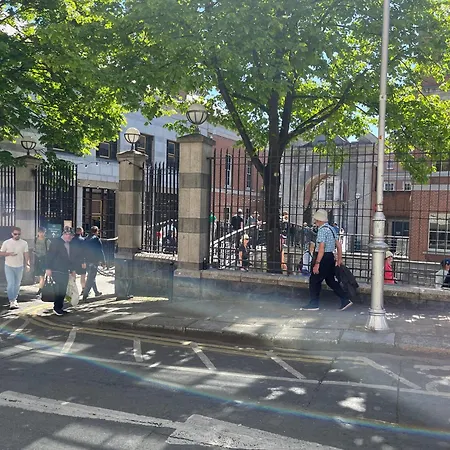 Luxury 2 Bedroom Apartment Beside Dublin Castle ダブリン