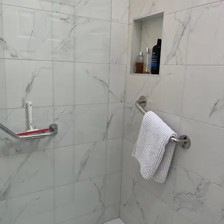 Spacious 2-Bedroom, 2-Bathroom By Dublin Castle * Dublin