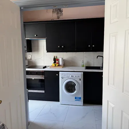 Spacious 2-bedroom, 2-bathroom By Castle * Dublin